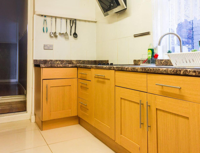 Others 3, Beautiful 4-bed House in Bootle, Sefton