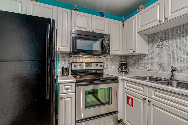 Private kitchen 3, Alabama Sands Unit 2 2 Bedroom Condo by RedAwning, Baldwin