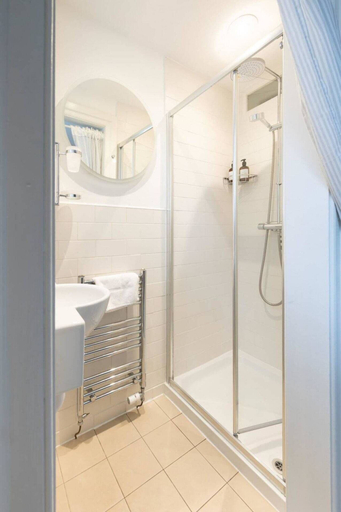 Bathroom, Beautiful 1 Bed Flat in Vibrant Stockbridge, Edinburgh