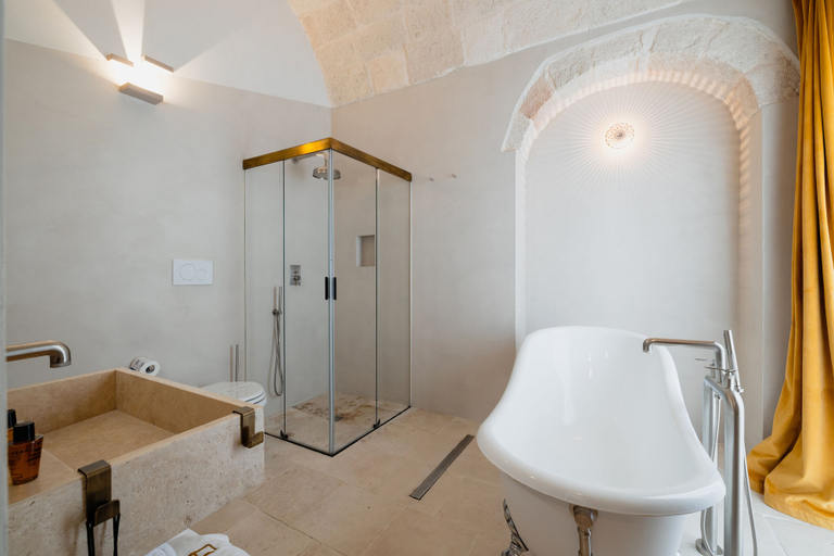 Bathroom 3, Bayit Charming Place, Bari