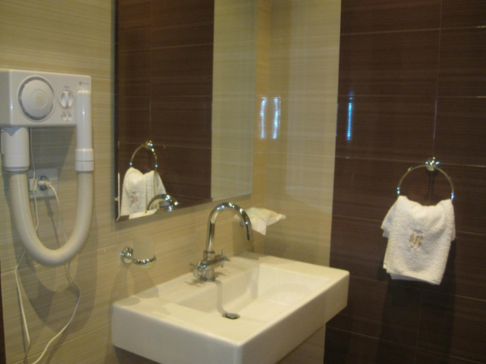 Bathroom 2, Splendor Resort and Restaurant
