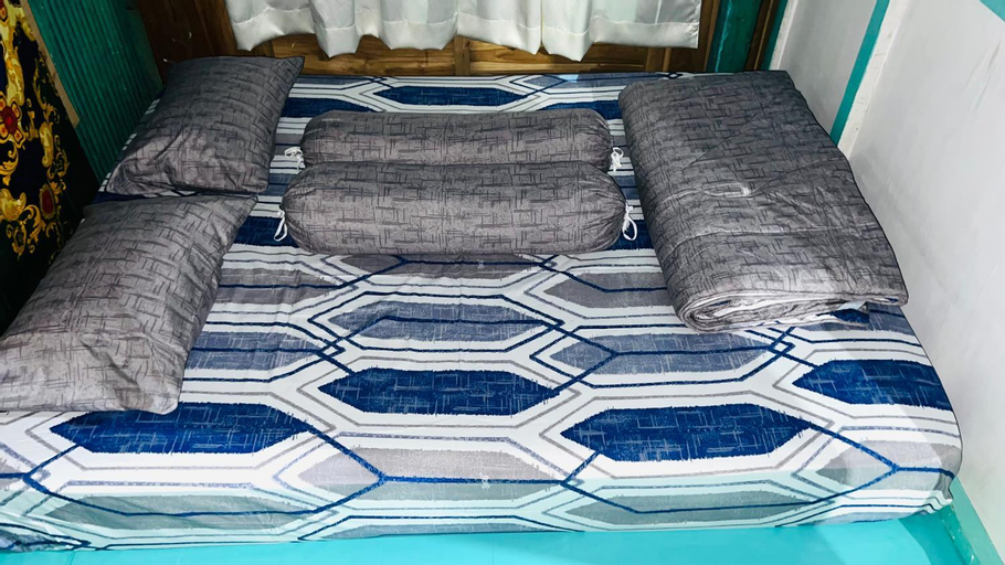 Bedroom 2, Jhuna Komodo Homestay, West Manggarai