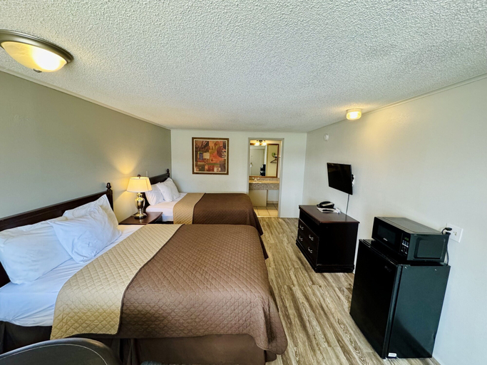 Bedroom 2, Knights Inn Bridgeport Frankenmuth, Saginaw