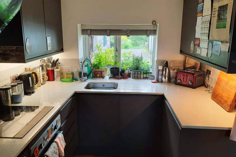 Others 5, 1 Bed Flat - Sleeps 4 - Garden - Parking - Wifi, Cumbria
