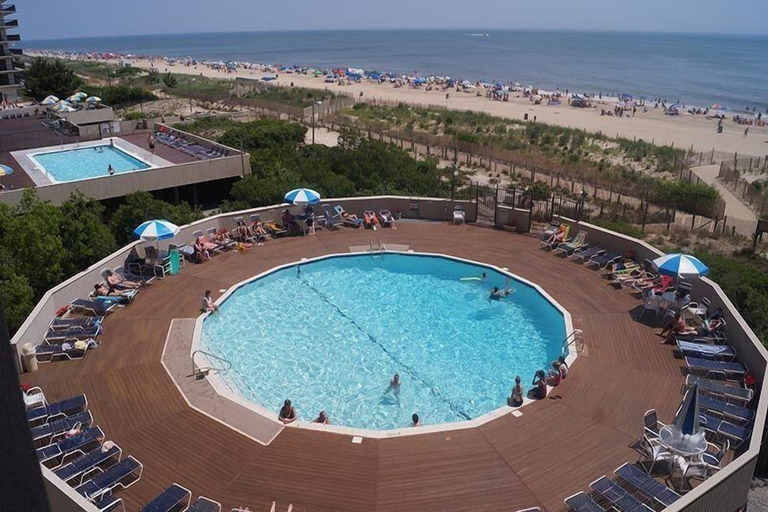 Outdoor pool, High Point South 3F by RedAwning, Worcester