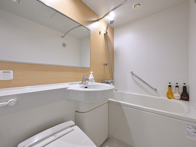 Bathroom 5, Takamatsu Kokusai Hotel, Takamatsu