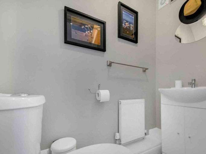 Bathroom 3, Perfect Location, dog Friendly Beautiful Home, Kent