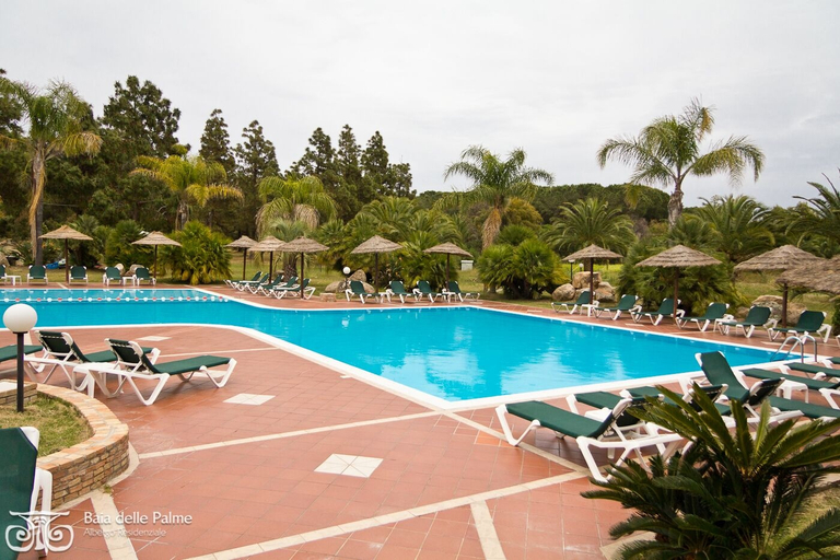 Pool 2, "classical Residence Baia Delle Palme Sleeps 4 - Bilo 4", Cagliari