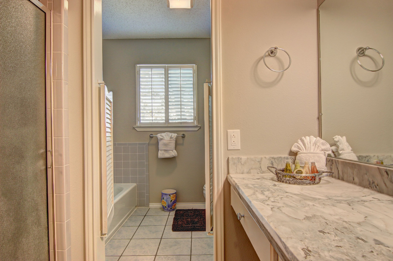 Bathroom 3, Blue Diamond Retreat by RedAwning, Comal
