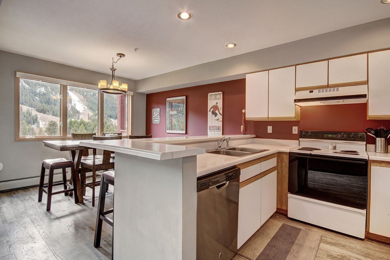 Private kitchen 4, C213 Cinnamon Ridge 2 Bedroom Condo by RedAwning, Summit