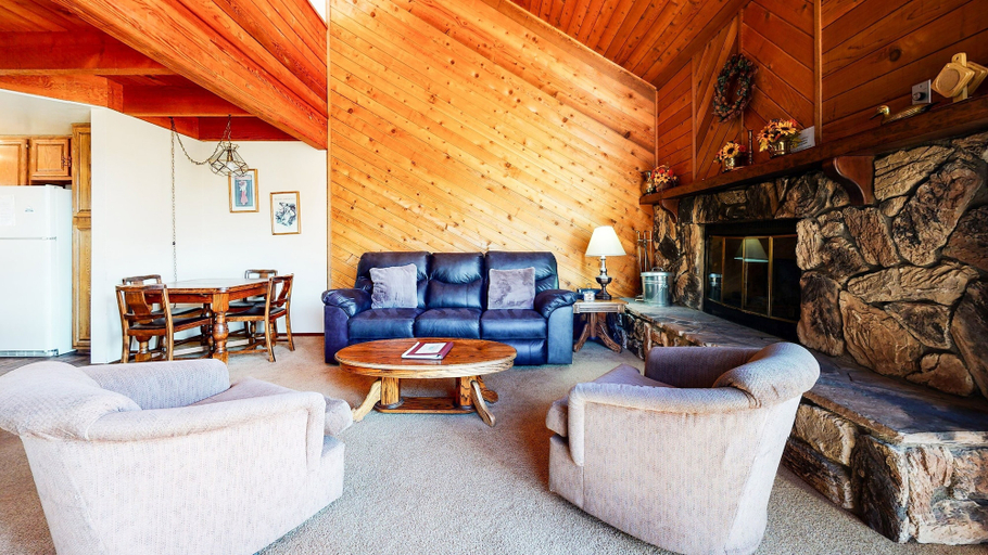 Primary image, Snowflower 68 Spacious End Unit With Great Complex Amenities, Quiet Location by RedAwning, Mono
