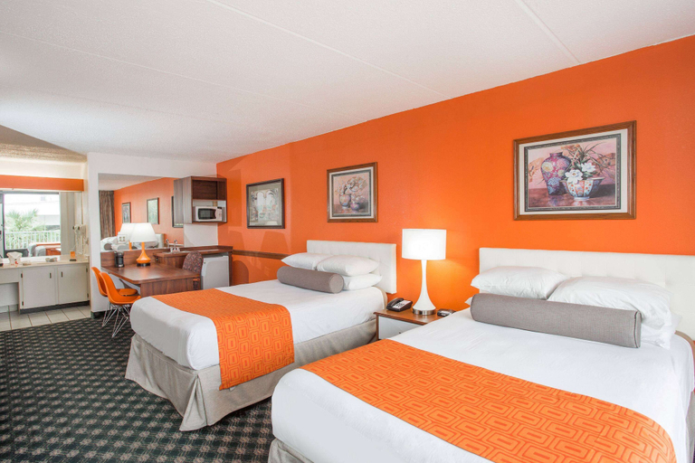 Bedroom 4, Howard Johnson by Wyndham Clearwater / Dunedin, Pinellas