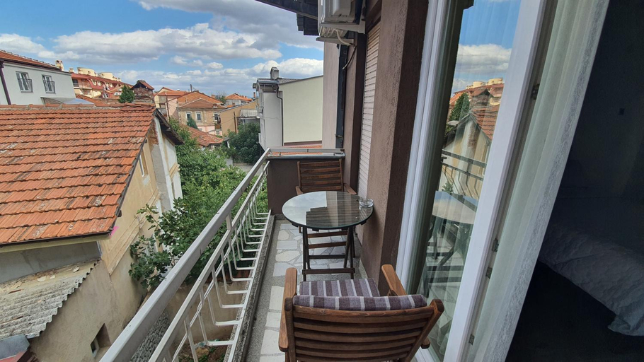 Balcony/terrace 5, IRIS Apartments