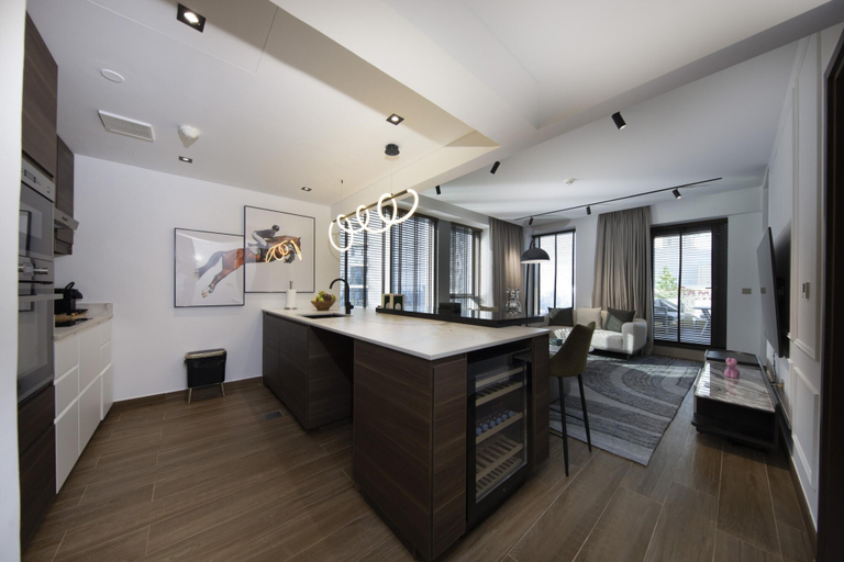 Room 5, Fountain View Signature Residence With Terrace 135 SQM, Dubai