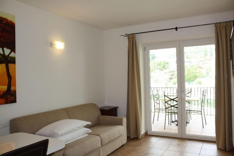 Living room 5, Residenza Le Due Torri Apartments, Trento
