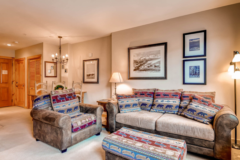 Bedroom, Buffalo Lodge 8325, Summit