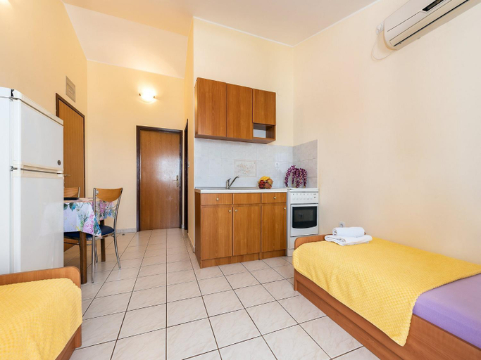 Bedroom 2, Apartments Gulin, Primošten
