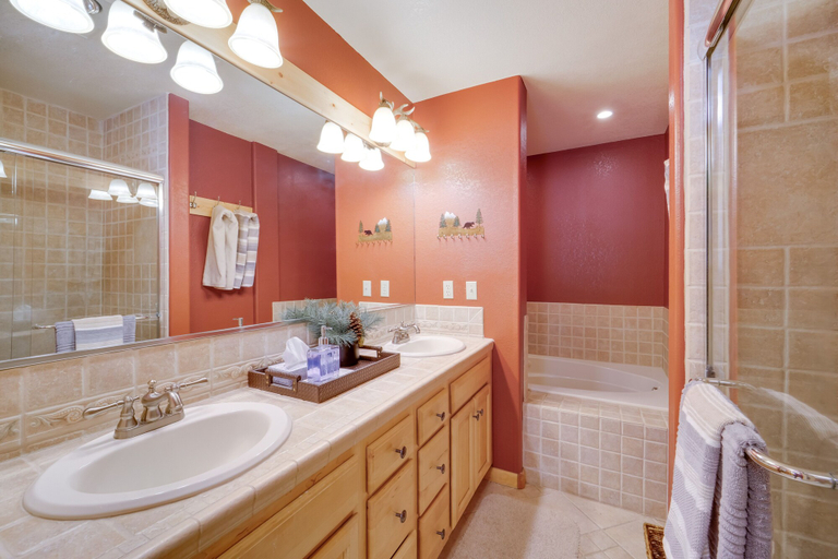 Bathroom 4, Tahoe Donner Mountain Cabin: Surrounded by Forest!, Nevada