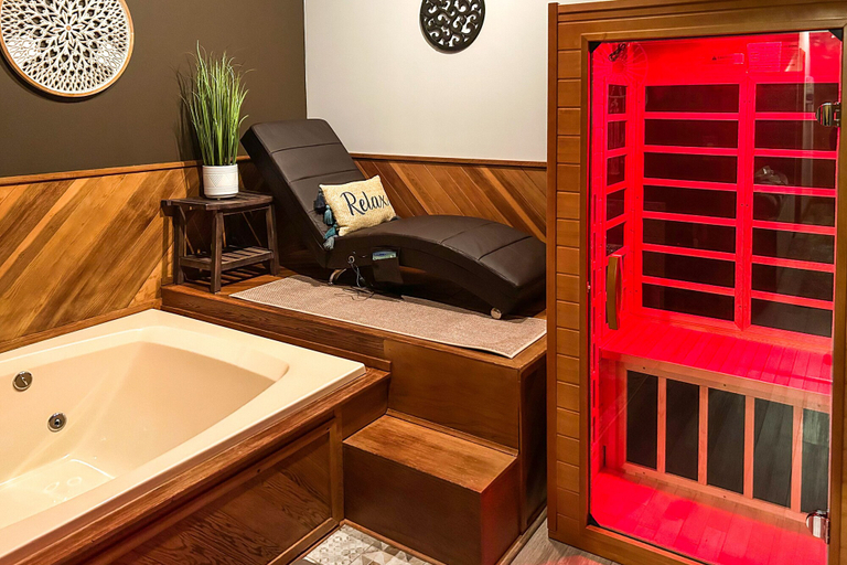 Bathroom 1, Private Spa, Fire Pit & Deck: Poconos Home!, Monroe
