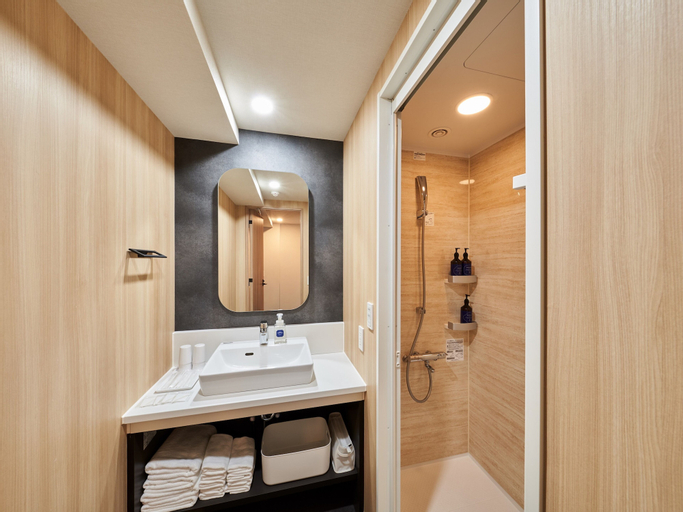 Bathroom 14