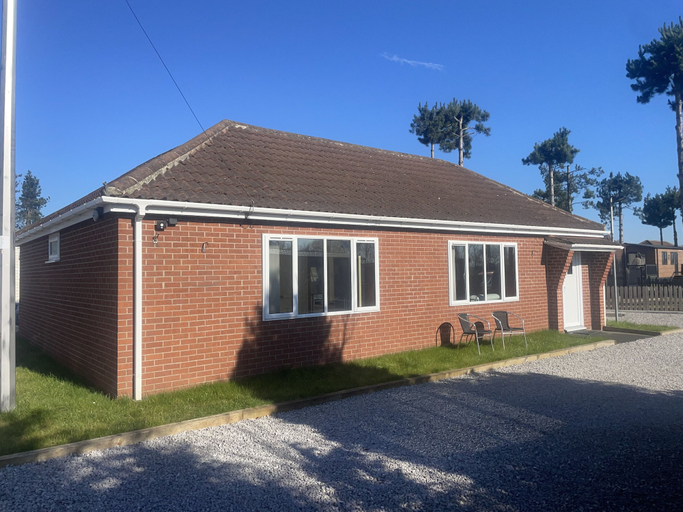 Exterior & Views 2, Cottage- 6guests-parking Available, Nottinghamshire
