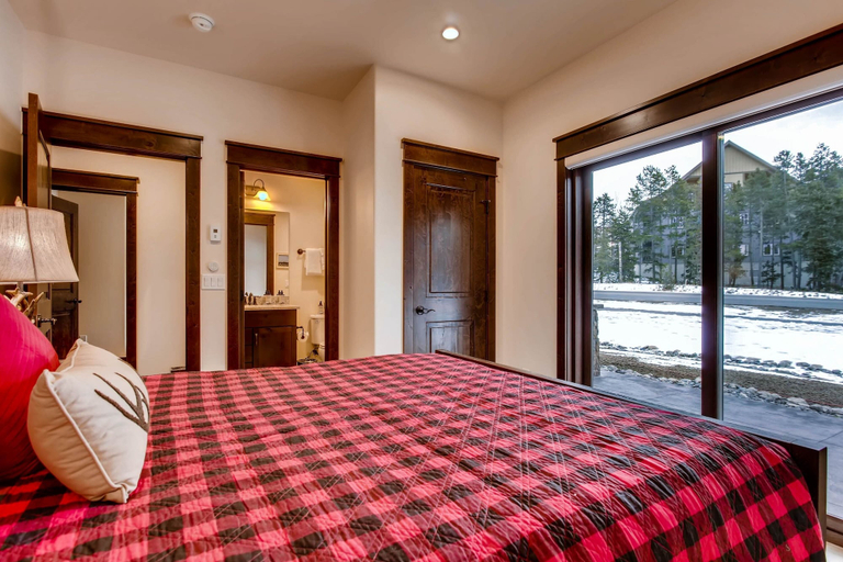 Room 4, River Run Townhome RR38, Summit