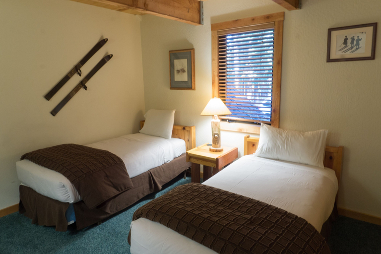 Room 3, 824 Beaver Pond, Placer
