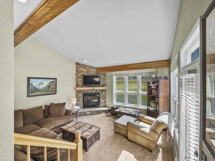 Living area 2, Private Dog Friendly Home Boasts Incredible Views - WD25 by RedAwning, Summit