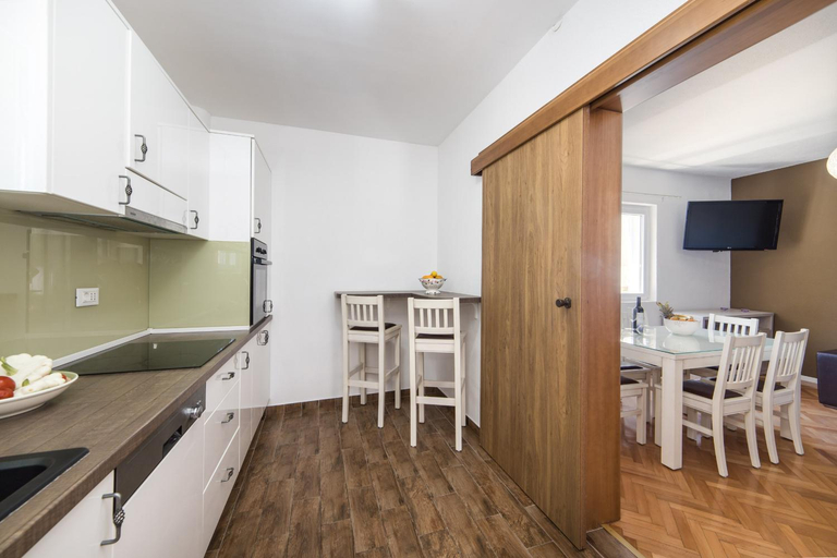 Others 5, Apartments Alen, Makarska