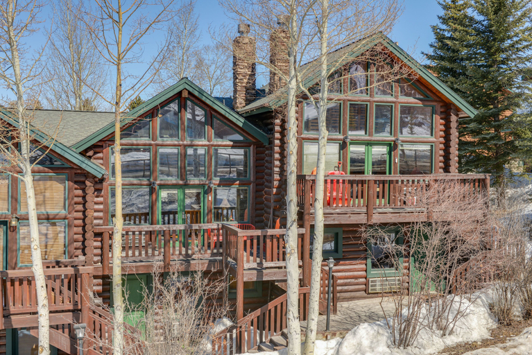 Exterior & Views 2, Jackson Condo w/ Fireplace < Half Mi to Snow King!, Teton