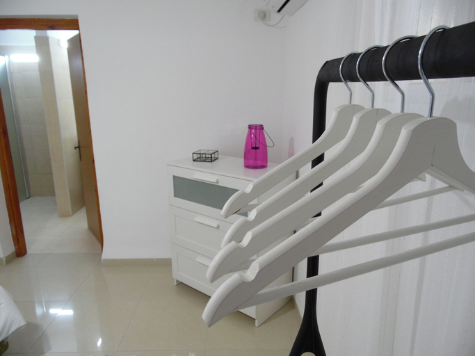Others 4, Hili Apartments