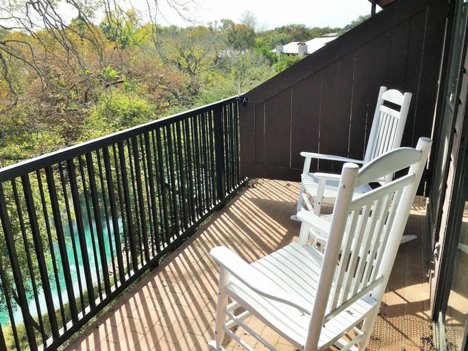 Property grounds 5, Delroy Curly Rays Comal Cw C211 2 Bedroom Condo by RedAwning, Comal