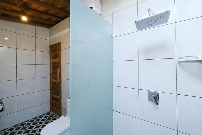 Bathroom 5, GreenBali Guest house, Badung