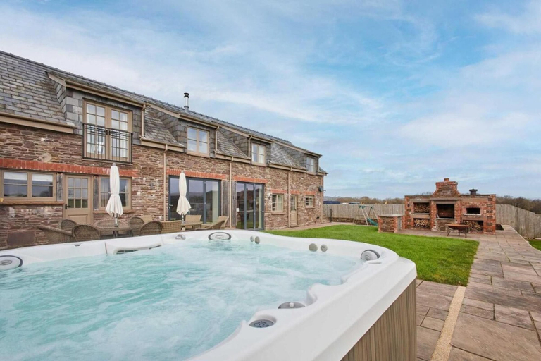 Sport & Beauty, Host Stay Coed Barn, Powys