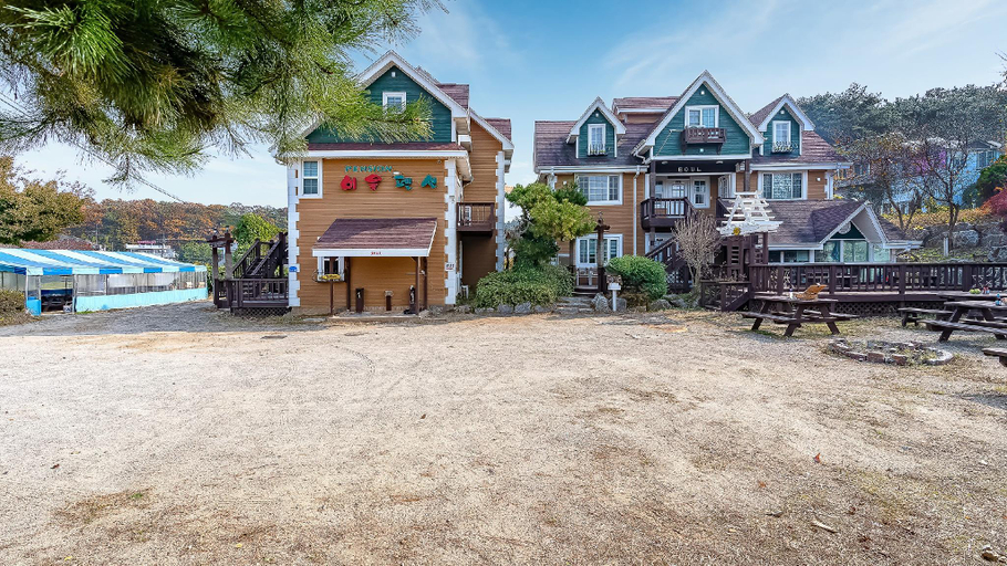 Others 5, Anmyeondo Eoul Pension, Taean
