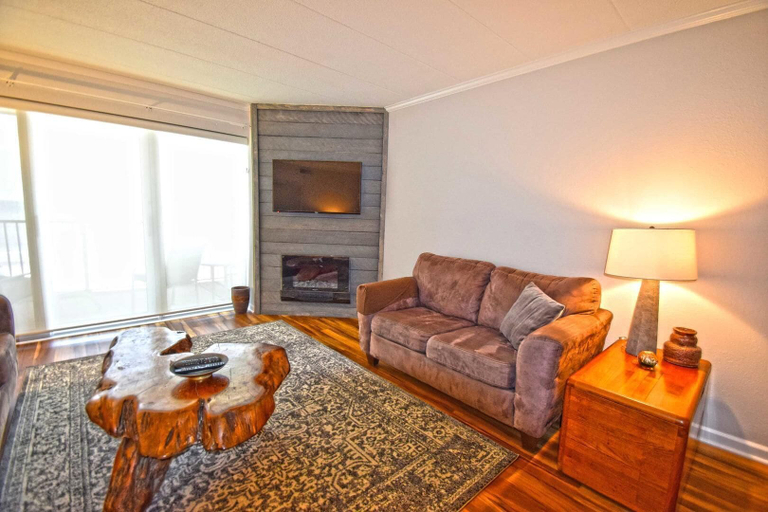 Living area 2, Constellation House 510 2 Bedroom Condo by RedAwning, Worcester