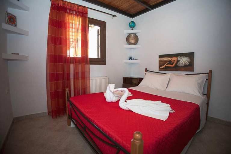 Bedroom 3, Foula House in Magnisia, Thessaly