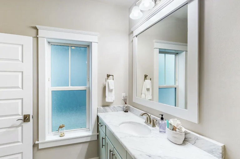 Bathroom 4, Casa Bella 5 Bedroom Home by RedAwning, Escambia