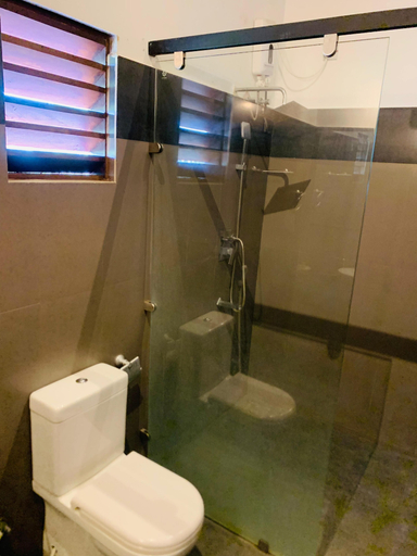 Bathroom 4, Anukama Resort, Kuchchaveli
