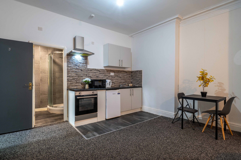 Others 4, Stunning 1 Bed Studio3 in Coventry, Coventry