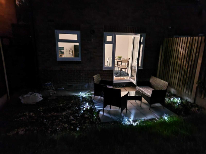 Others 4, Stunning 3-bed Home Near City Centre, Chic Comfort, Birmingham