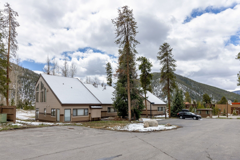 Exterior 3, 1610 Quicksilver 2 Bedroom Condo by RedAwning, Summit
