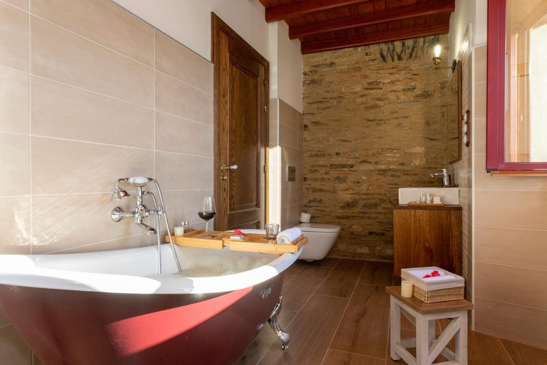 Bathroom 3, Araucaria House, Lugo
