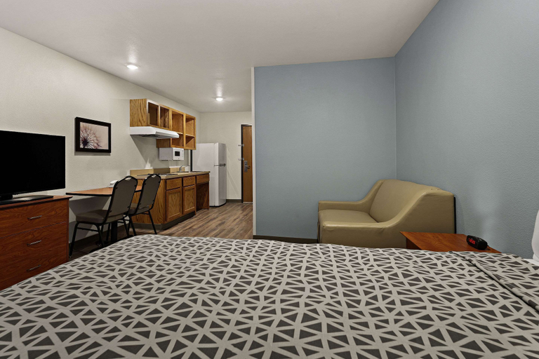 Bedroom 3, WoodSpring Suites Johnson City, Washington
