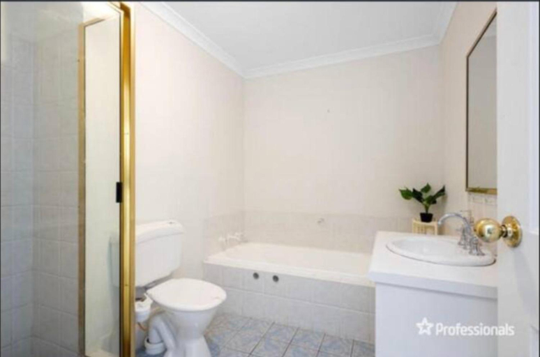 Bathroom 4, Somerville Secure Accommodation, Kalgoorlie/Boulder