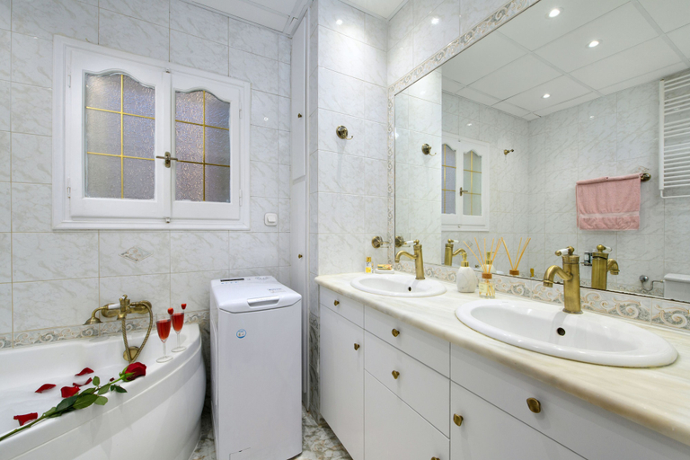 Bathroom 3, Regina's Downtown Apartment Corfuescapes, Ionian Islands