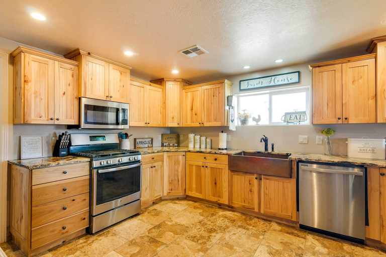 Others 5, Bright Panguitch Escape w/ Spacious Yard!, Garfield