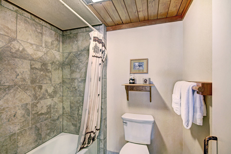 Bathroom 5, 2035 Stead 2 Bedroom Condo by RedAwning, Summit