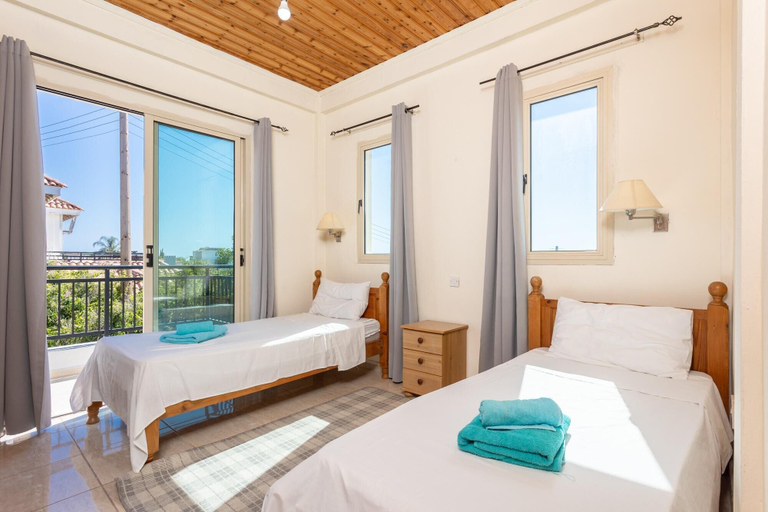 Bedroom 2, Villa Aristotle in Peyia
