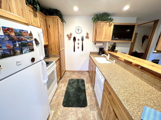 Private kitchen 4, 141 Premium Condo, Mono